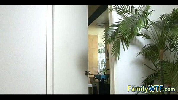 Stepdaughter gets fucked 0886